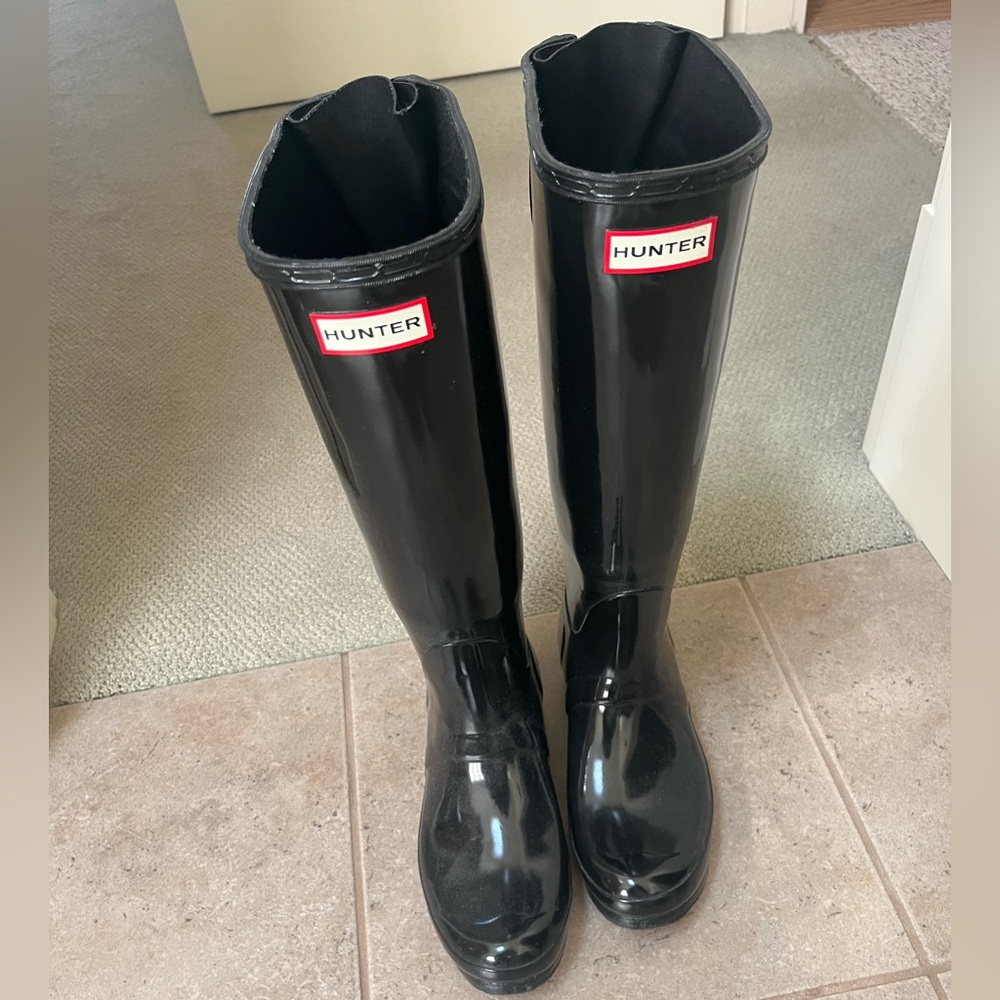 LAST CHANCE Hunter boots size 8